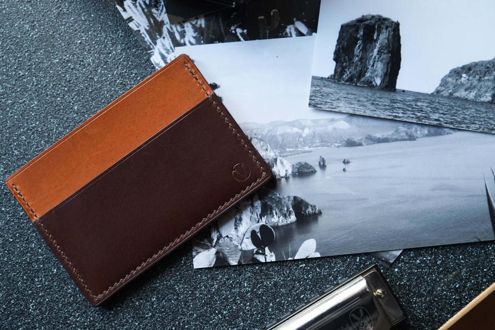 'AGUSTO' CARDHOLDER - Dark Brown and Whisky