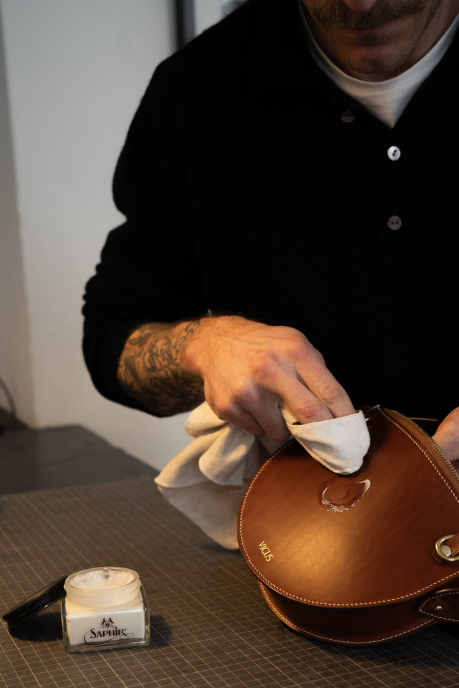 SAPHIR CREAM, SAPHIR PRODUCTS, LEATHER CARE, LEATHER NOURISHMENT, LEATHER PROTECTION, LEATHER SAPHIR