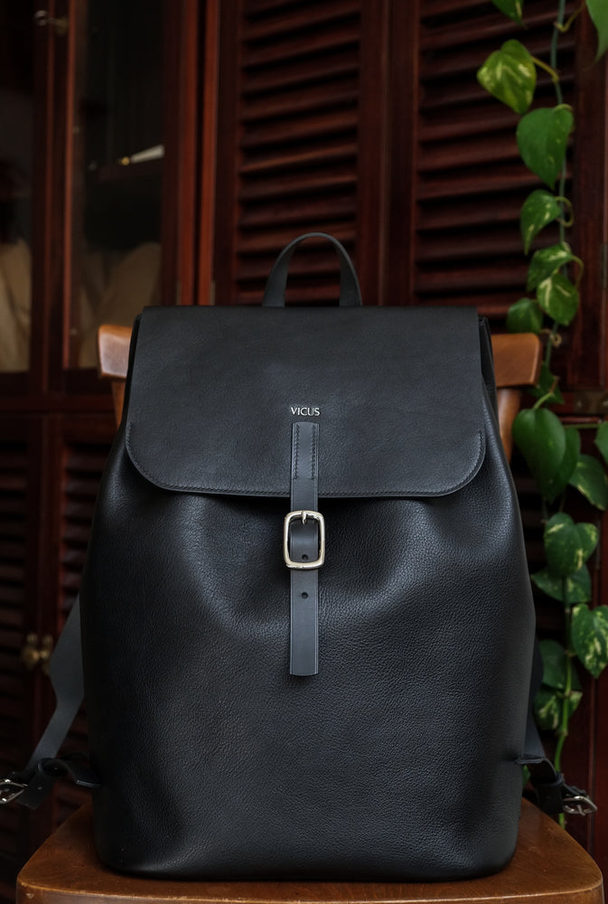 
            
                Load image into Gallery viewer, backpack. leather backpack, leather ruckrack, handmade backpack, handcrafted backpack, swissmade backpack, hand gemacht ruckrack, vegetable tanned leather backpack, sustainable backpack, sustainable rucksack
            
        