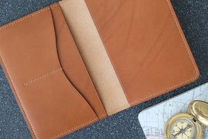 'BIA' PASSPORT WALLET - Vicus Pelle